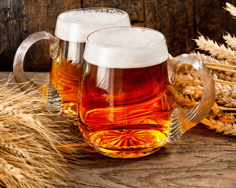 雪花啤酒的优点(雪花啤酒被网友称为“啤水”，却年年销量第一，到底为什么？)